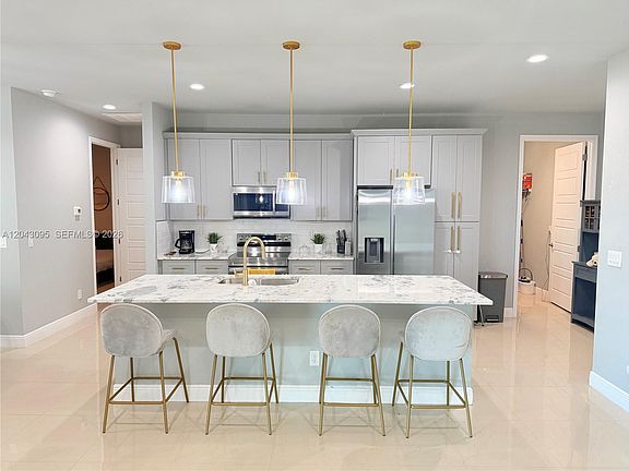 5th image of 106 Plantation Dr