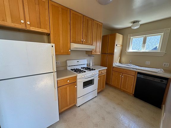 3rd image of 1625 San Jose Ave #6