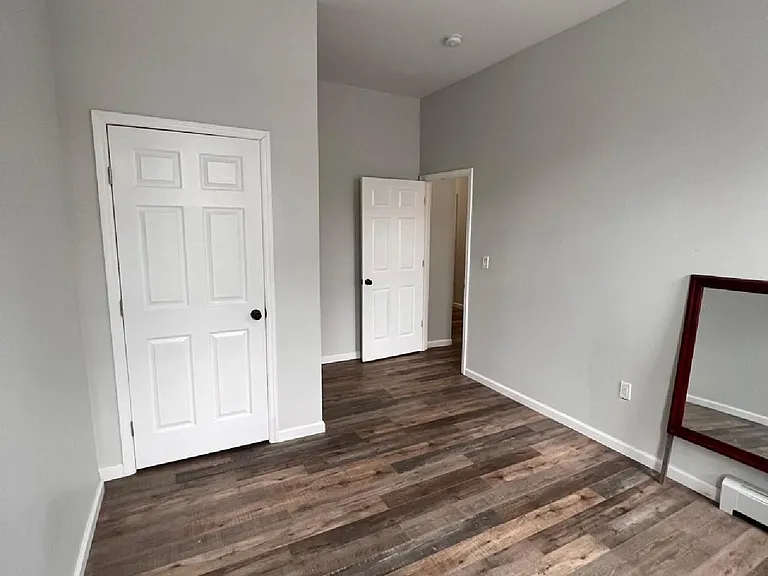 1112 Summit Ave #2 — Photo 11