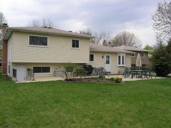 4th image of 212 Pine St
