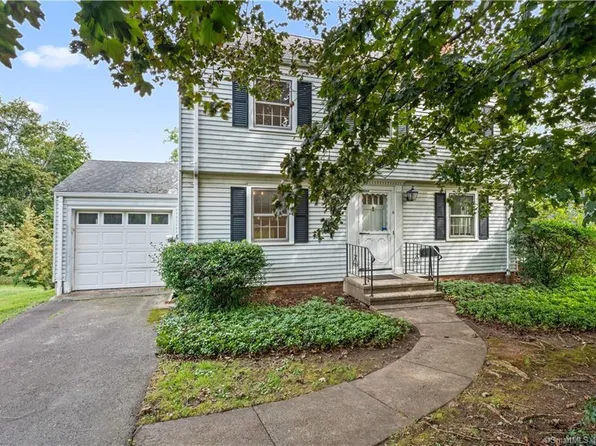 11 Hepburn Road, Hamden, CT 06517