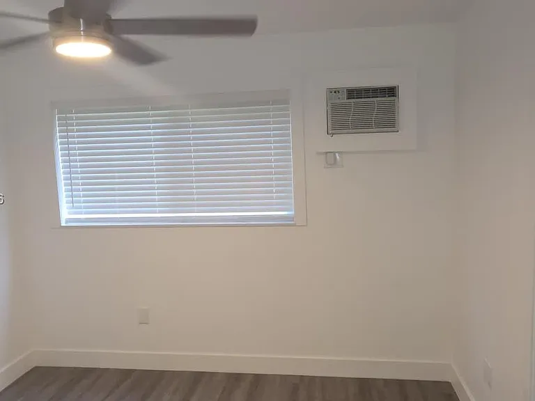 7901 SW 64th Ave #4 — Photo 17