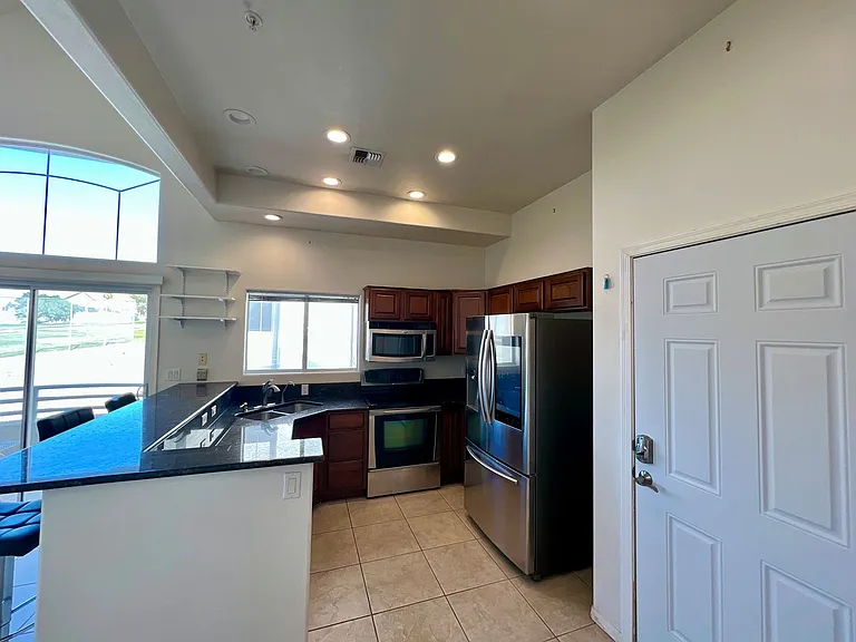 420 Acoma Blvd S #12 — Photo 9