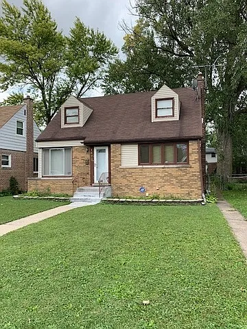 1472 Wentworth Ave photo 1