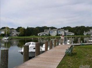 8 Fairharbor Dr, Patchogue, NY 11772