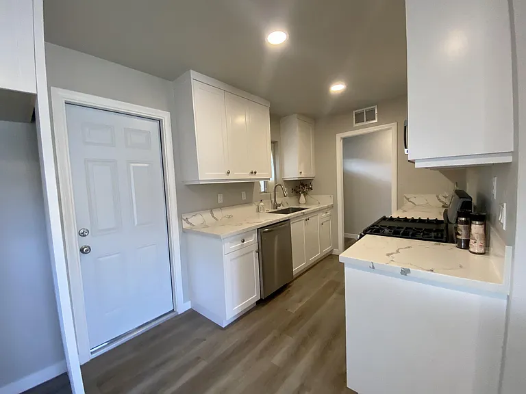 8821 Greenbrook Way — Photo 11