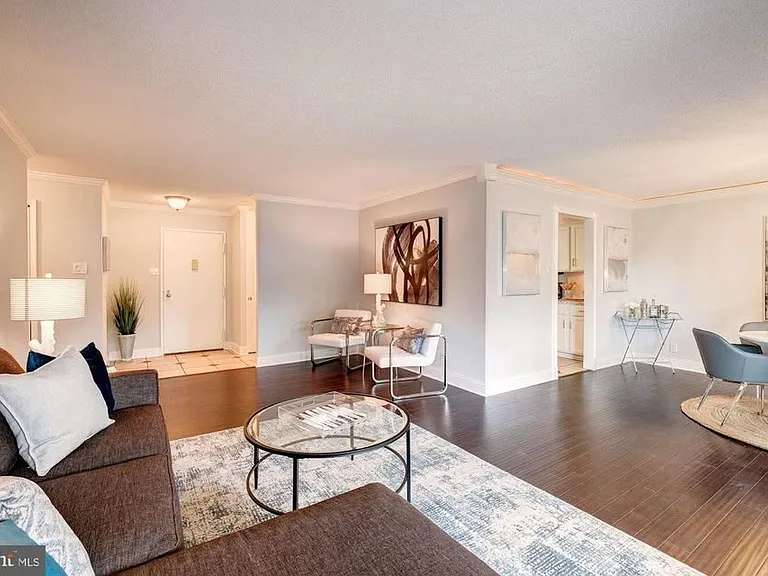 203 Yoakum Pkwy #821 — Photo 6