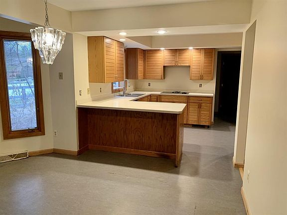 5th image of 109 E Concord Dr