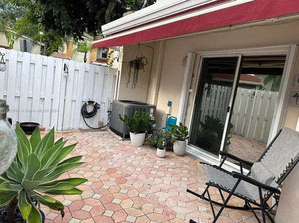 6296 SW 138th Pl, Miami, FL 33183