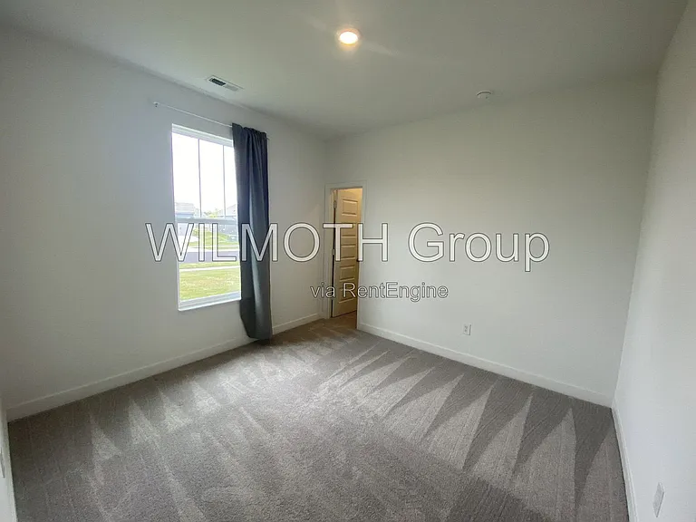 5102 Astor Way — Photo 15