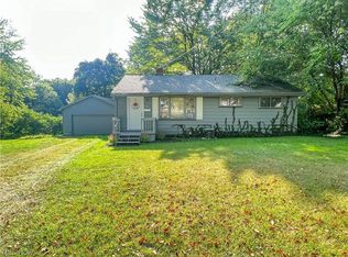 977 Compton Ln, Youngstown, OH