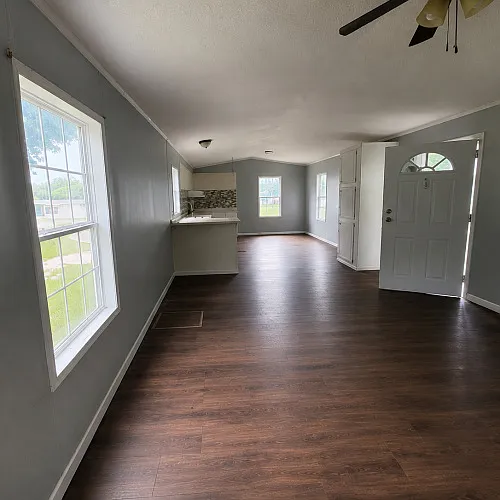 124 Hickory Ln — Photo 6