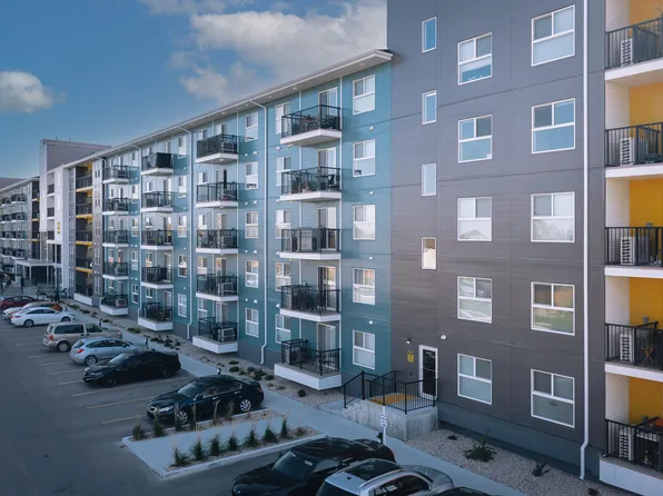 2766 Main St #212, Winnipeg, MB R2V 5E8