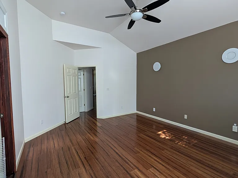 11554 179th Ct NE — Photo 15
