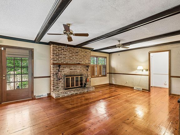 5th image of 691 Dobester Ave
