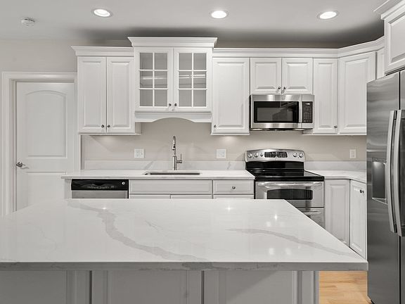 5th image of 89 Lewis Bay Rd Unit 202