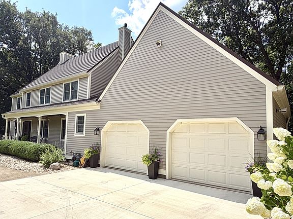 4th image of 610 Timber Ridge Rd
