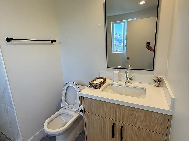 222 N Coronado St #222 — Photo 16