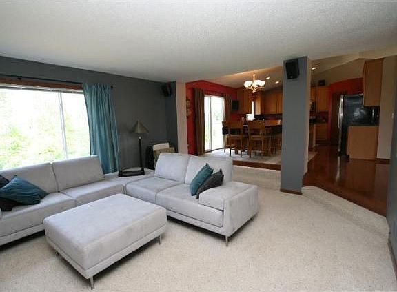 3rd image of 5566 Raintell Ave NE