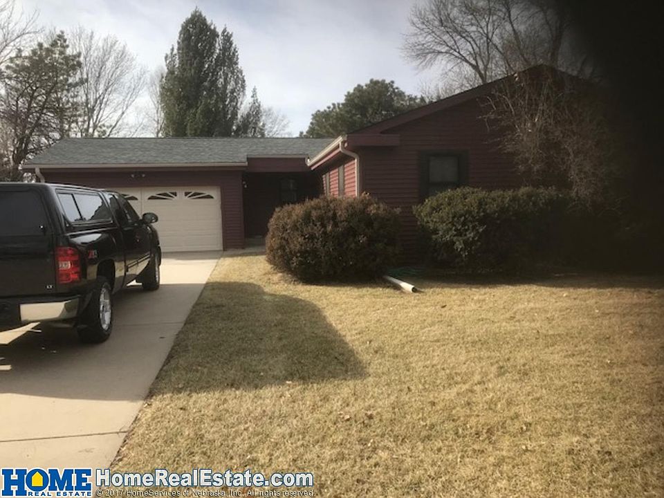 1st image of 3821 S 32nd Pl