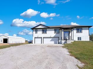 19916 Mayfield Cir, Pacific Junction, IA 51561