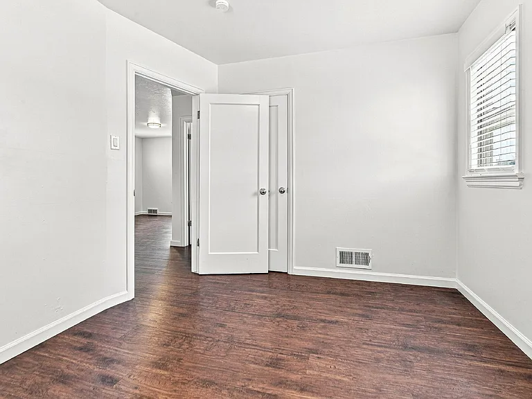 167 S 12th Ave — Photo 16