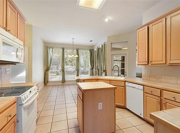 5th image of 374 Vireo Dr