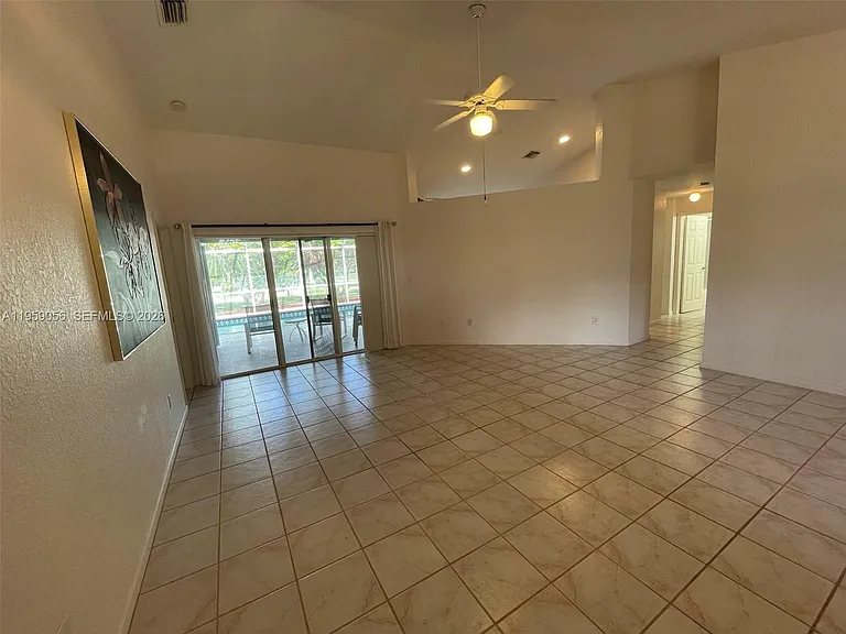 2710 Augusta Dr — Photo 5