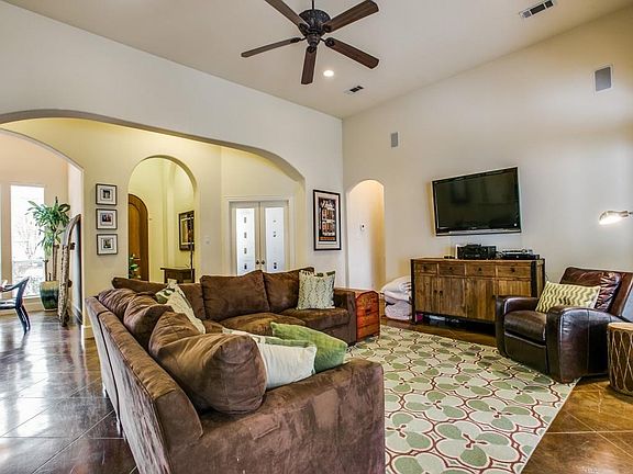 4th image of 2905 Rivercove Ct
