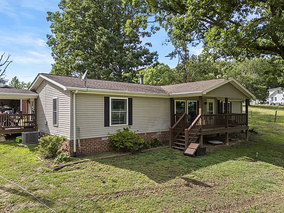 2nd image of 1126 Cedar Creek Rd
