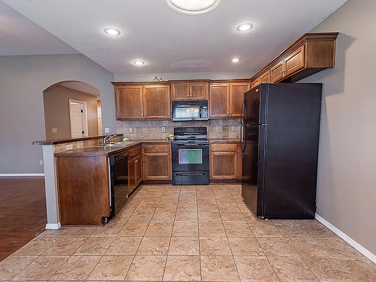 1332 S Lexington Ave — Photo 11