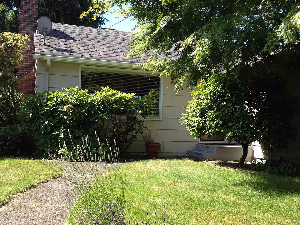 2nd image of 1409 NE 70th St