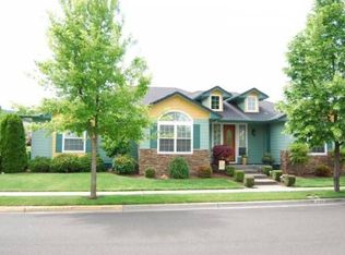 919 Sandoz St, Central Point, OR 97502