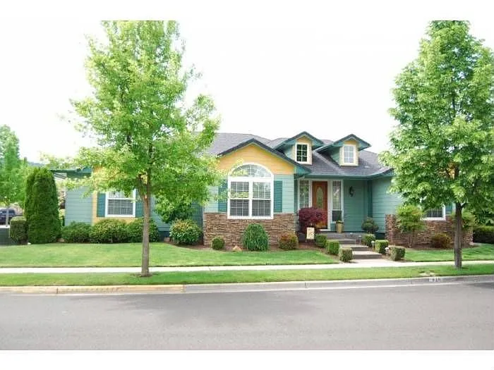 919 Sandoz St photo 1