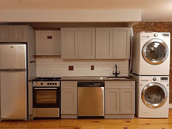 3rd image of 274 Van Buren St #3R