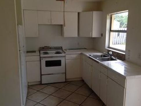 4th image of 4426 Tuna Dr