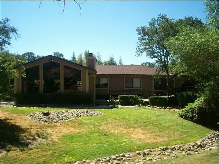 170 Sunrock Dr photo 1