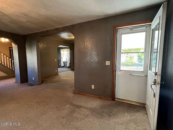 2nd image of 211 S Main St