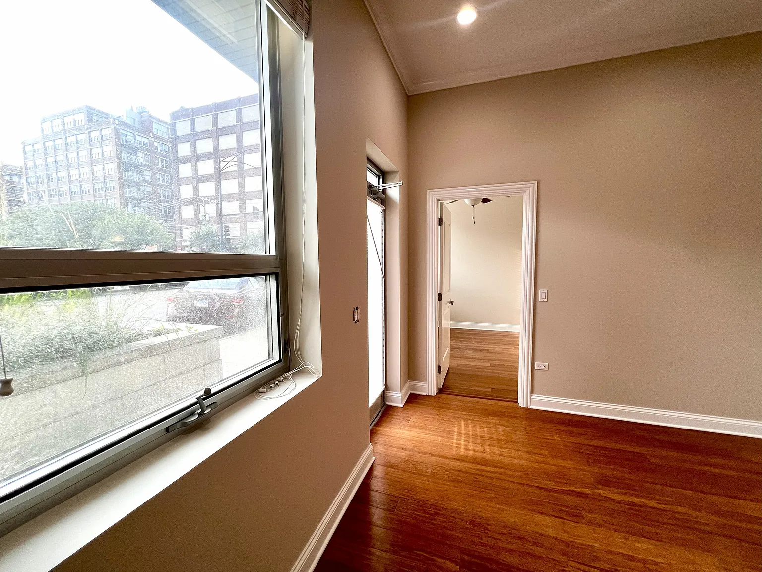1 bed, 890 sqft, $2,550 — Photo 2