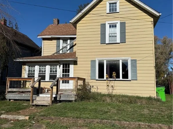 125 4th St NE, Strasburg, OH 44680