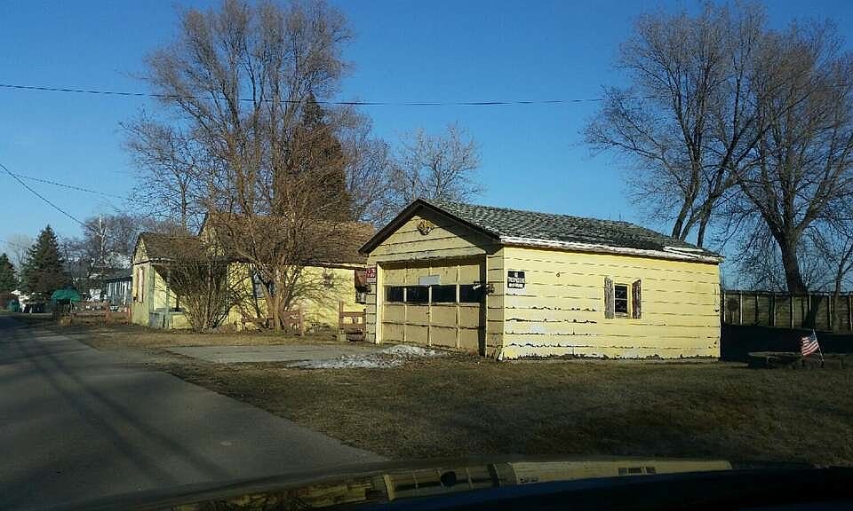 2nd image of 7704 Lakeshore Dr