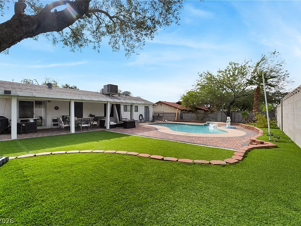 1st image of 1404 Gloria Ln