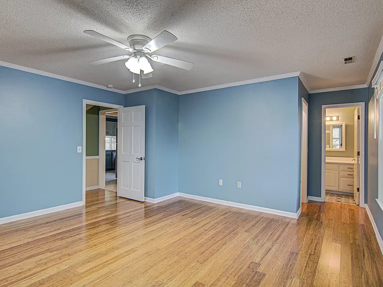 2315 Treetop Ln — Photo 21