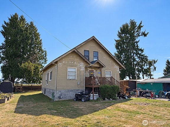 2nd image of 810 Cul De Sac Avenue
