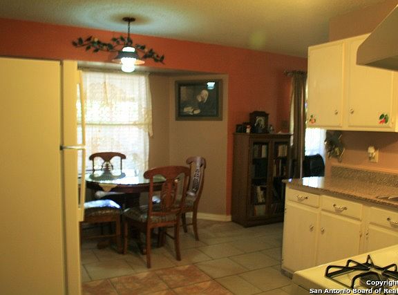 4th image of 10903 Lazy Oaks Dr