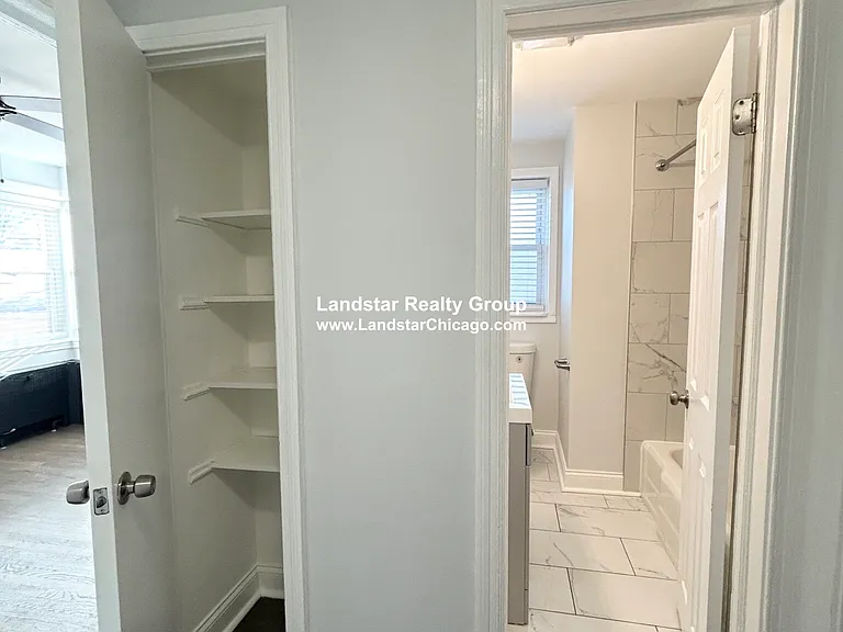 2715 W Berwyn Ave #1 — Photo 8