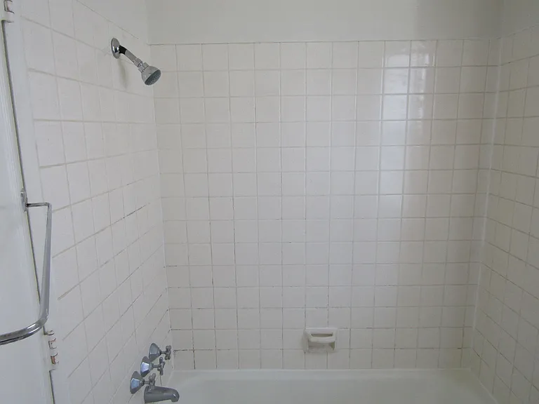 2025 Ogilby Rd — Photo 8