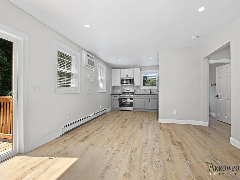 1 Manor Dr — Photo 34