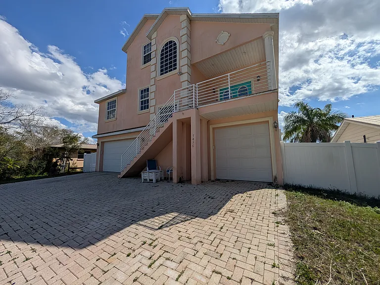 7436 Islander Ln — Photo 27
