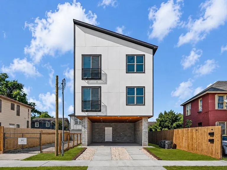 5623 Eskridge St #B — Photo 11